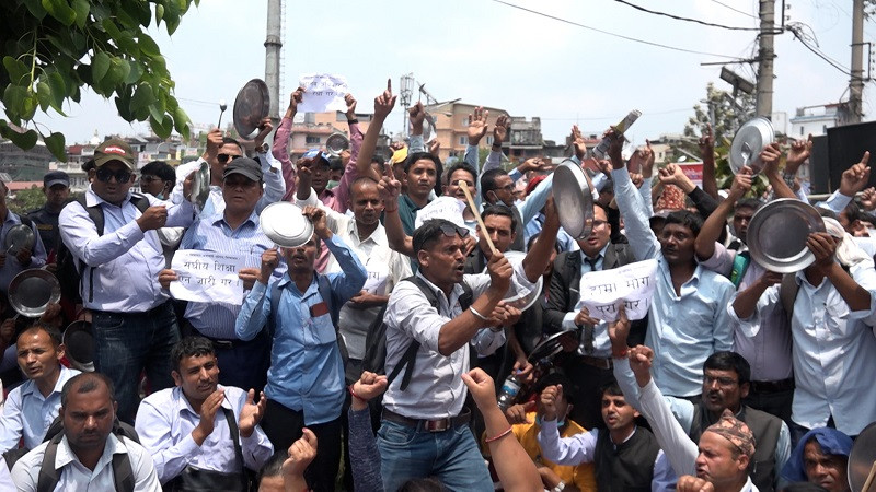 विद्यालय बन्दको कार्यक्रम स्थगित, वार्ता हुँदै